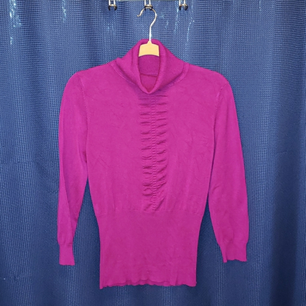 🌺 Express Fuschia 3/4 Sleeve Sweater